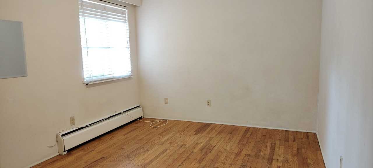 6709 Sussex Avenue - Photo 6 of 13