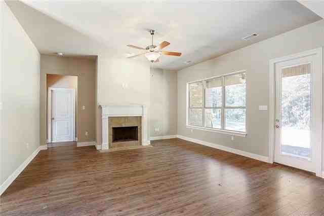 39741 Mark Ct - Photo 2 of 10