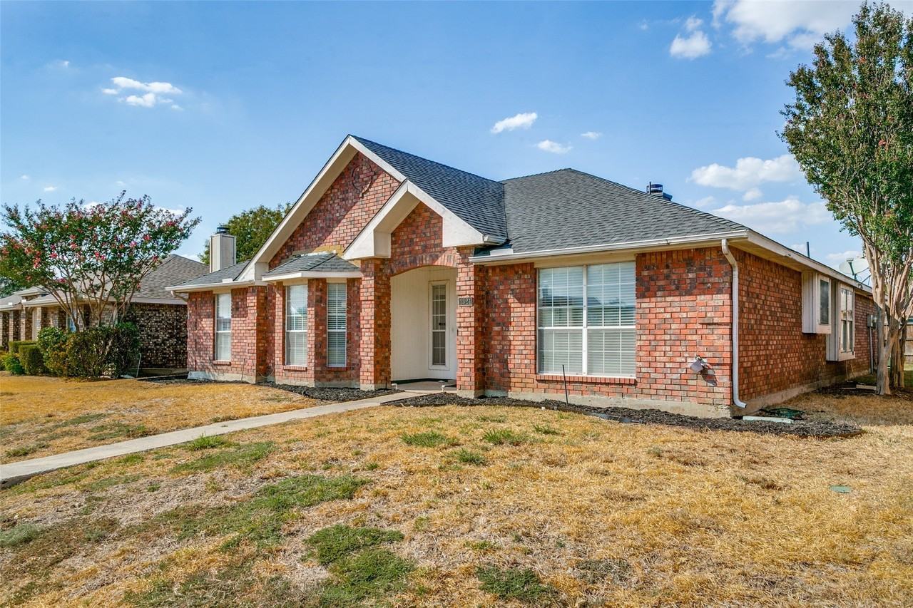 1321 River Birch Ln - Photo 2 of 25