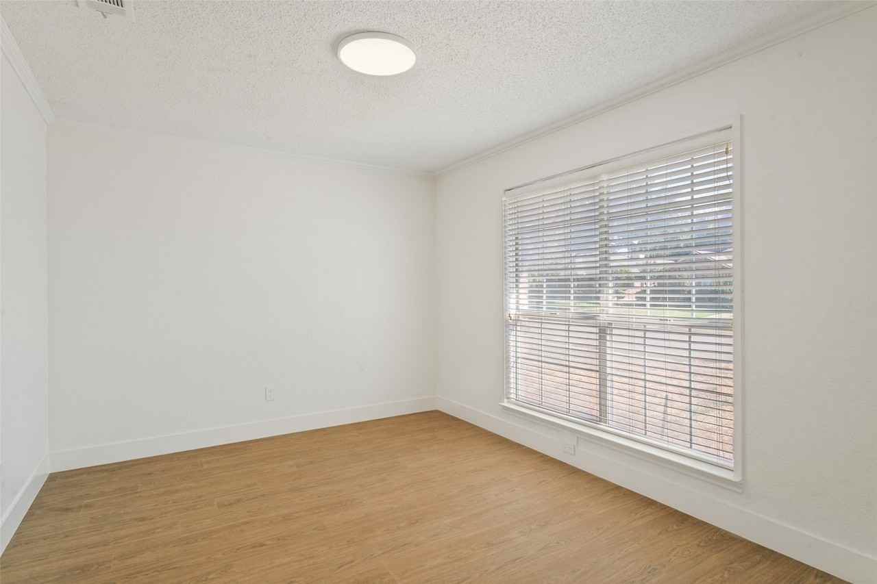 1321 River Birch Ln - Photo 3 of 25