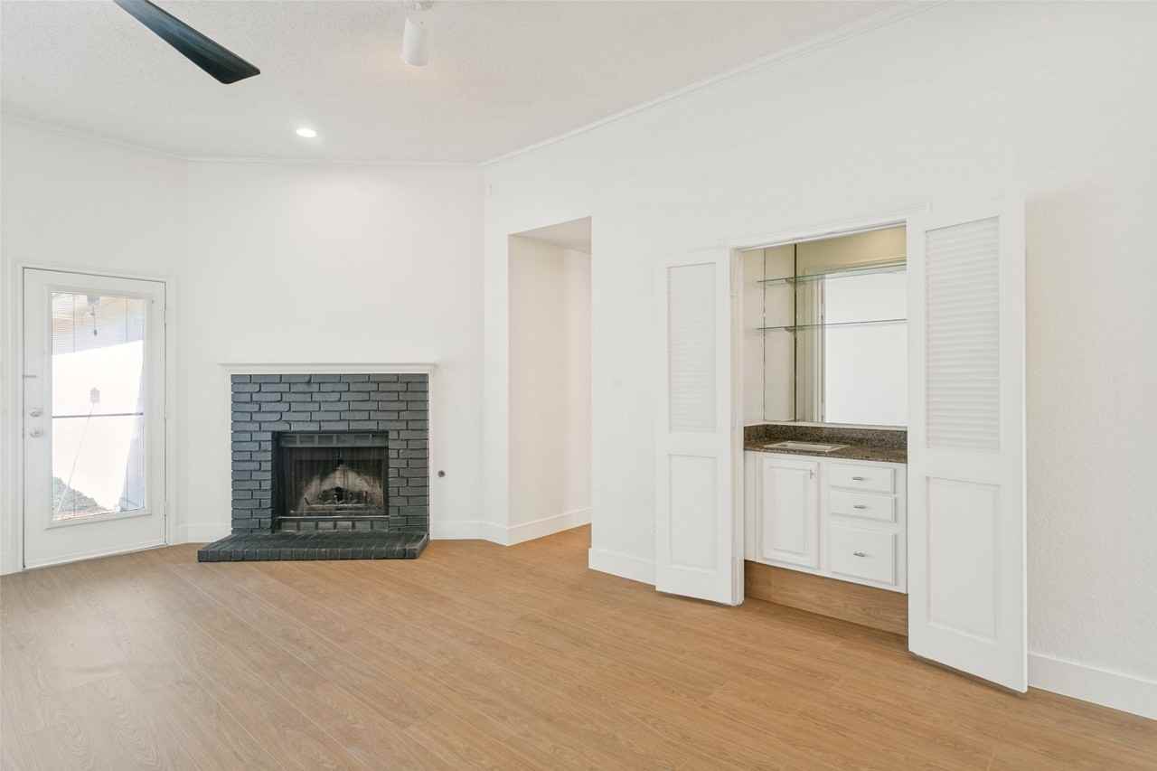 1321 River Birch Ln - Photo 5 of 25