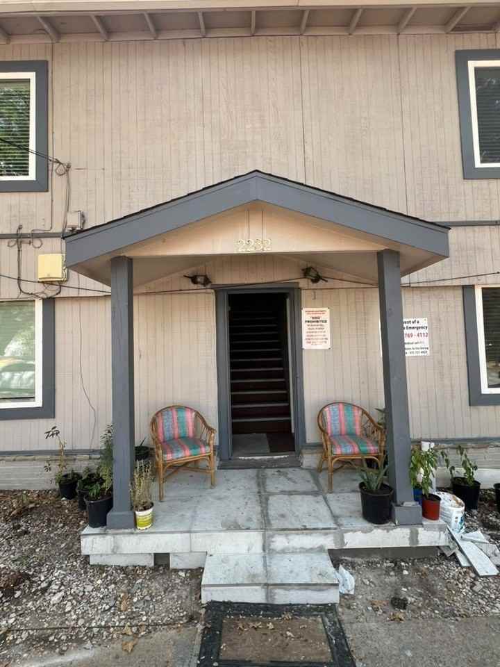 2232 Riverview Dr #D - Photo 2 of 12