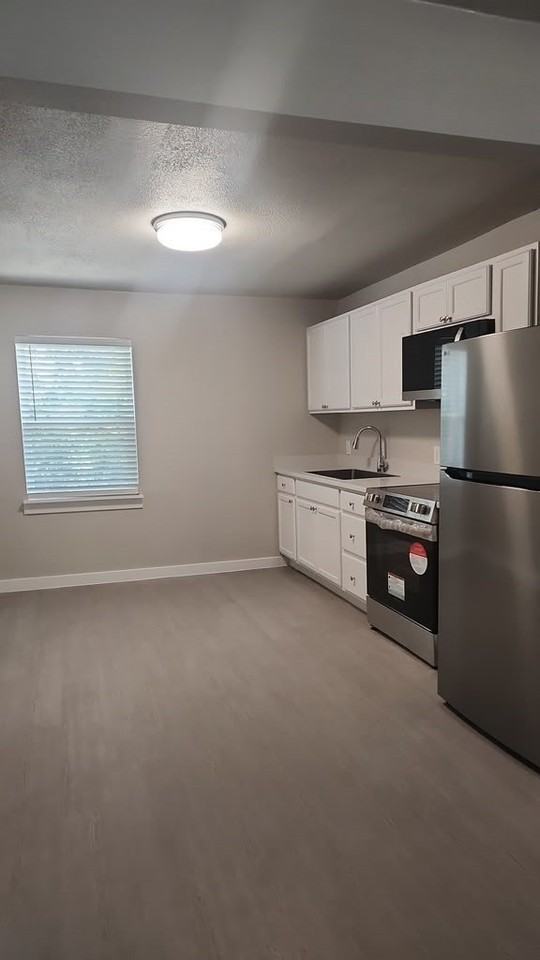 2232 Riverview Dr #D - Photo 5 of 12