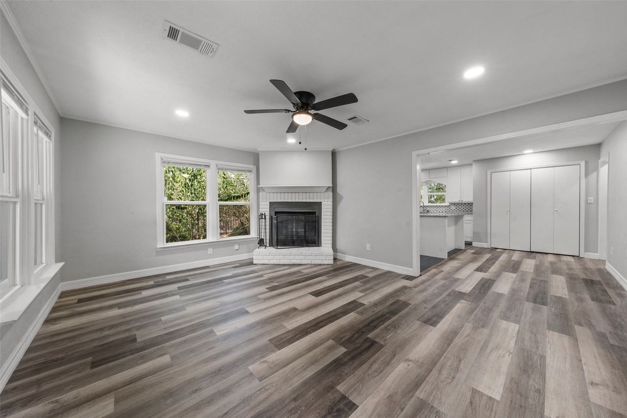4529 Sanger Ave - Photo 3 of 20