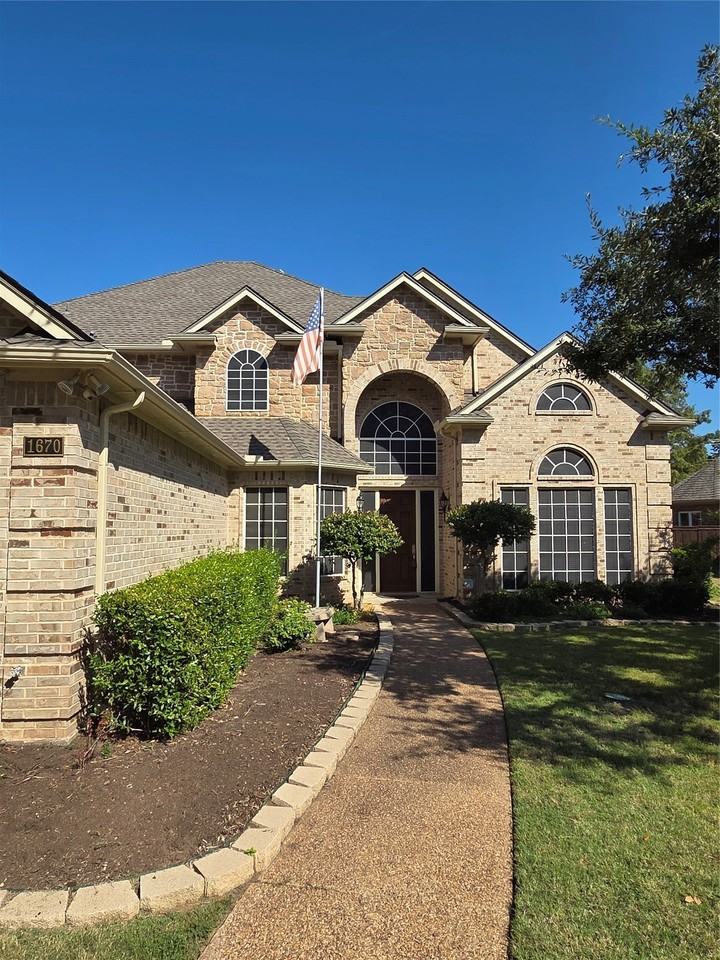1670 Oak Ridge Dr - Photo 3 of 37