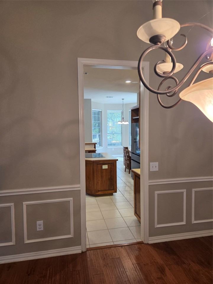 1670 Oak Ridge Dr - Photo 6 of 37