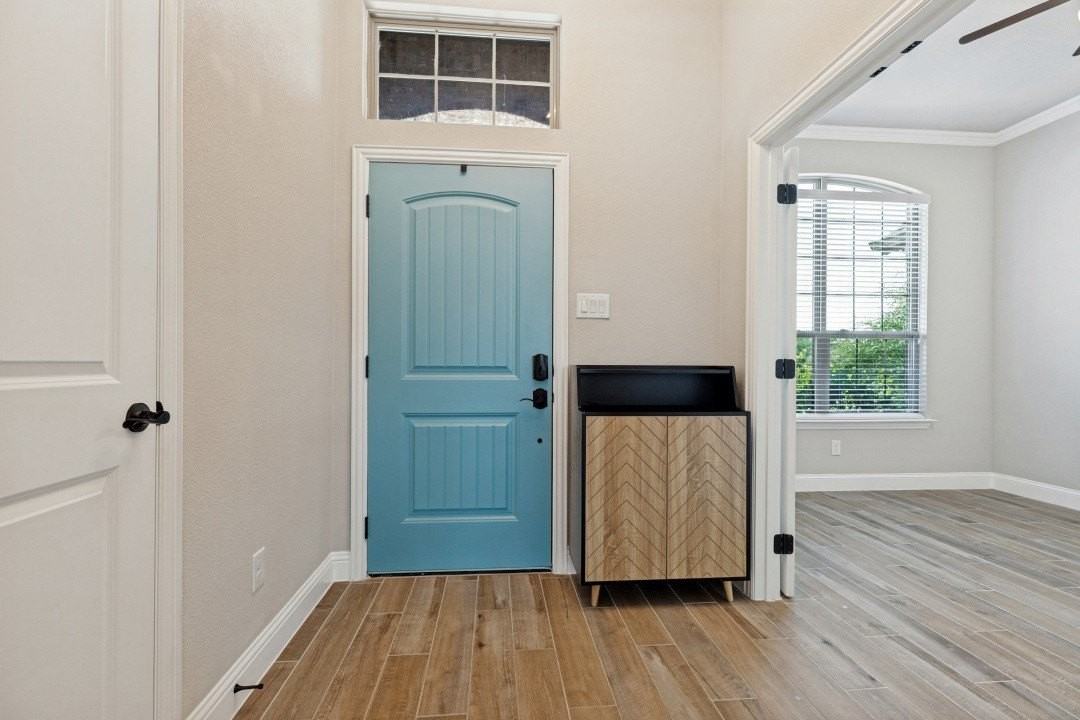 4005 Gray Wolf Dr - Photo 2 of 40