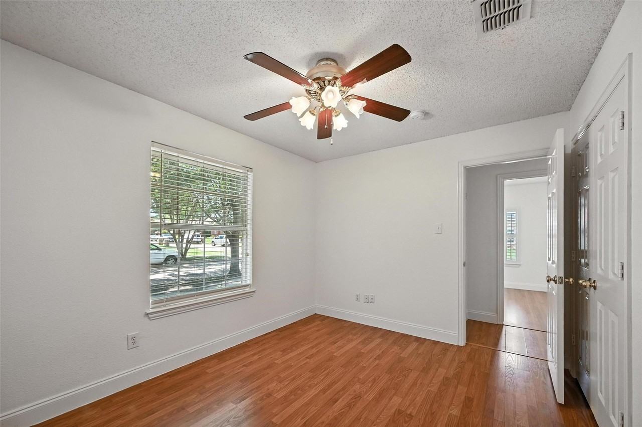 5025 Boxwood Ln - Photo 5 of 15
