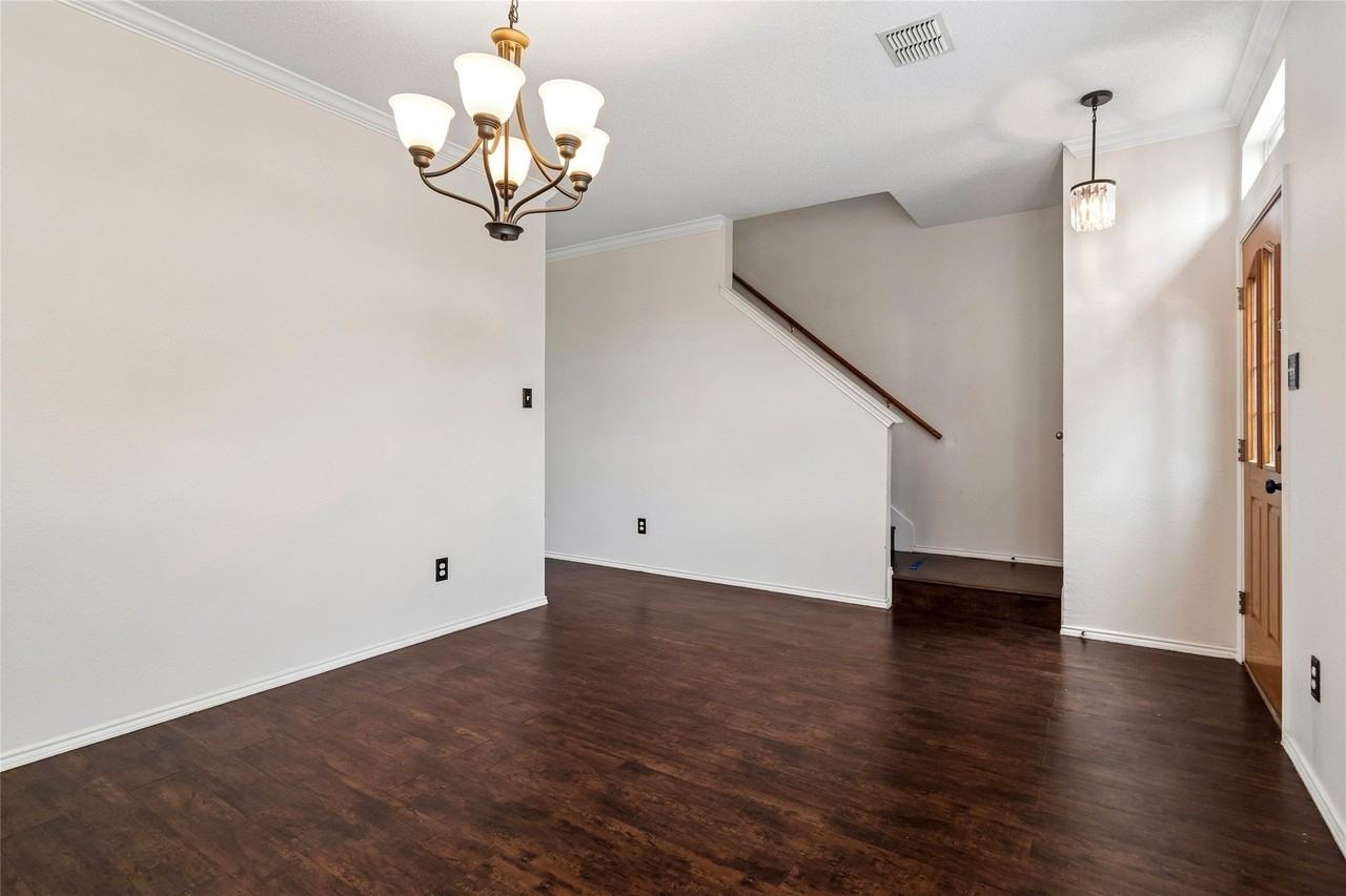 10609 Augusta Ln - Photo 4 of 25