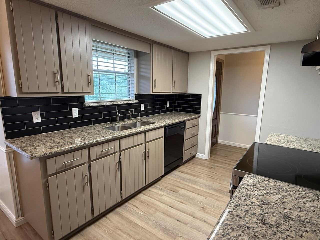 5912 Pleasant Hill Dr - Photo 3 of 12
