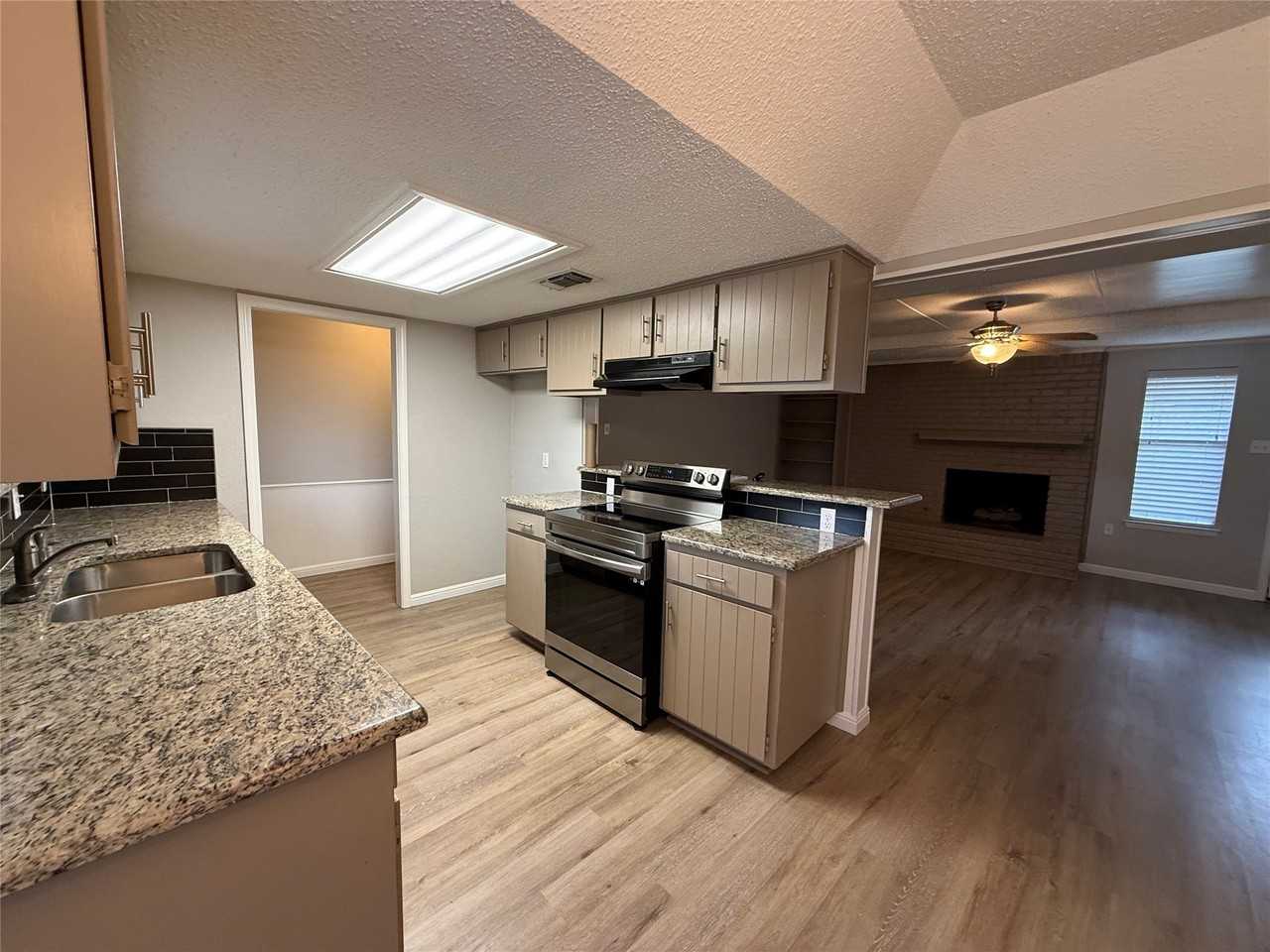 5912 Pleasant Hill Dr - Photo 4 of 12