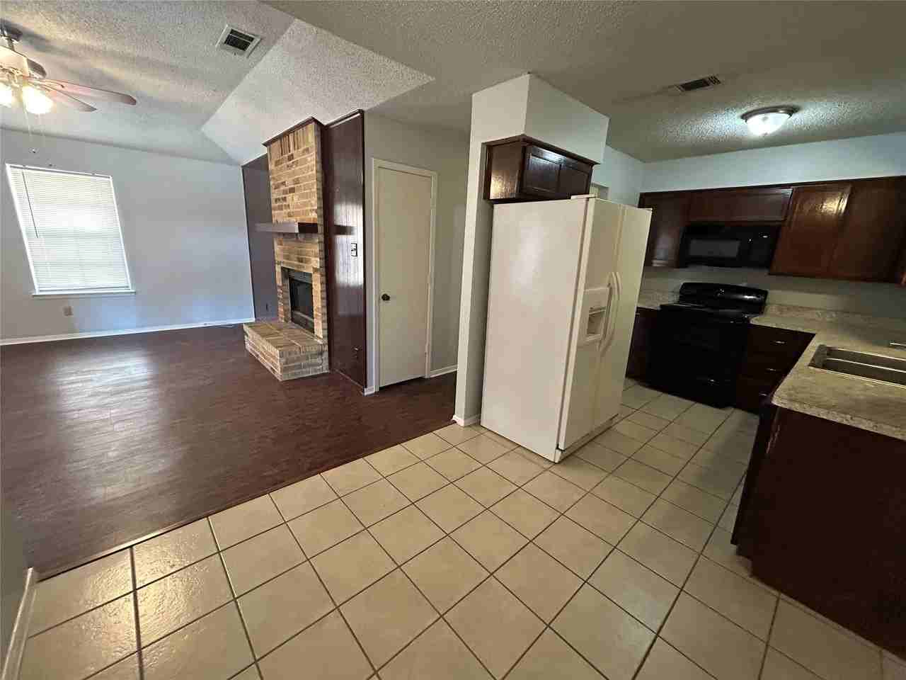 7738 Sable Ln - Photo 2 of 16