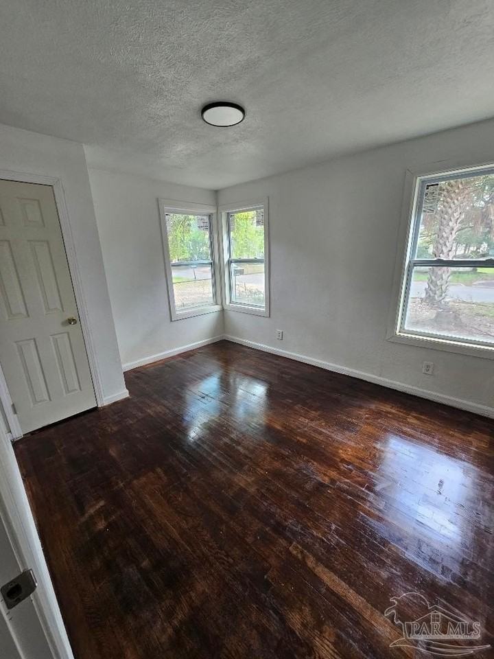26 Kennington Dr - Photo 7 of 11