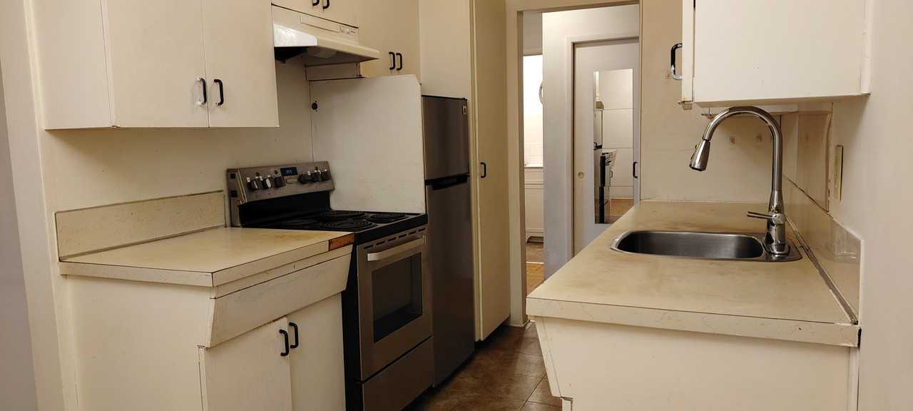 6709 Sussex Avenue - Photo 3 of 13