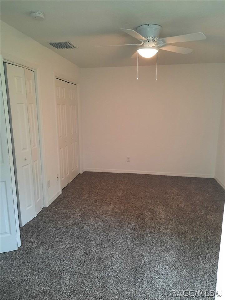 605 Howard St - Photo 3 of 7