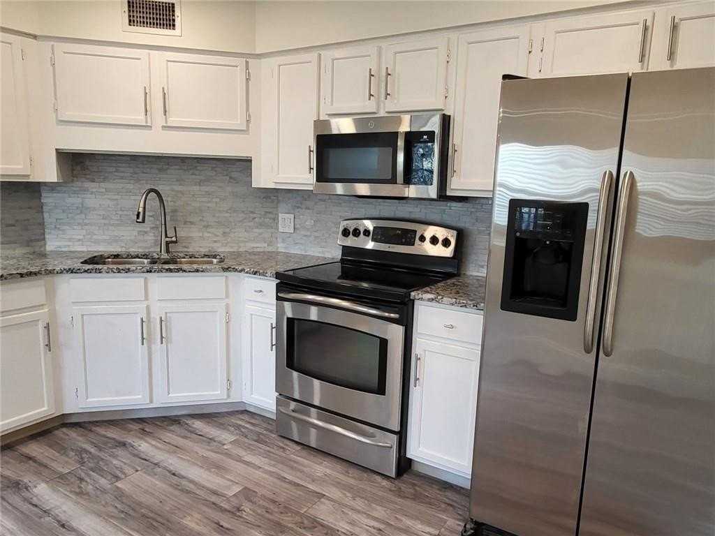 1924 Westminster Cir #10-1 - Photo 4 of 24