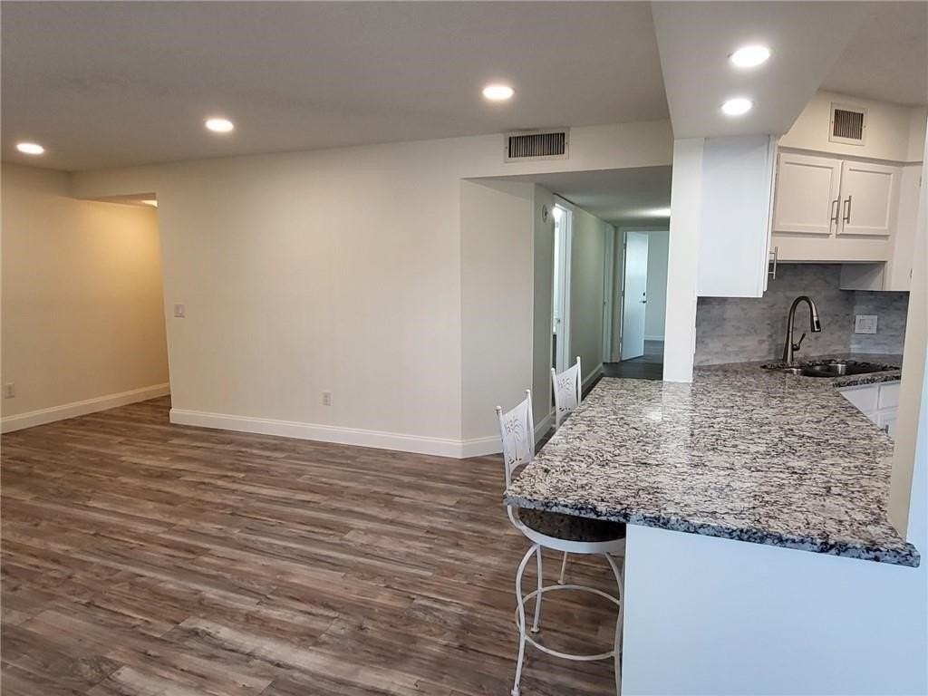 1924 Westminster Cir #10-1 - Photo 6 of 24