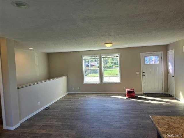 29218 Bock St - Photo 3 of 14
