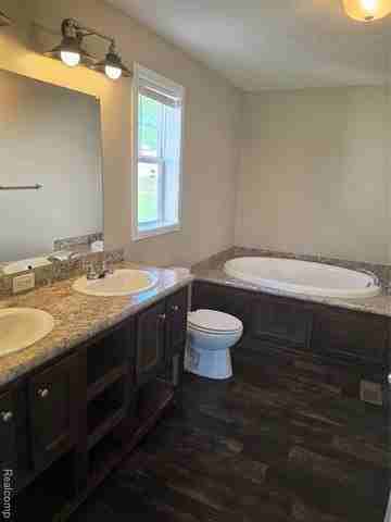 29218 Bock St - Photo 5 of 14
