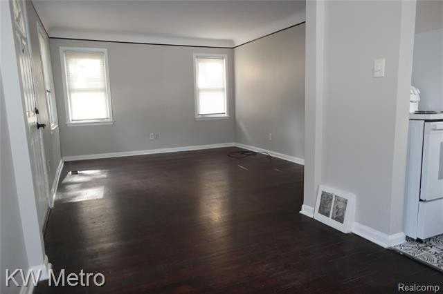 626 E 12 Mile Rd - Photo 2 of 31