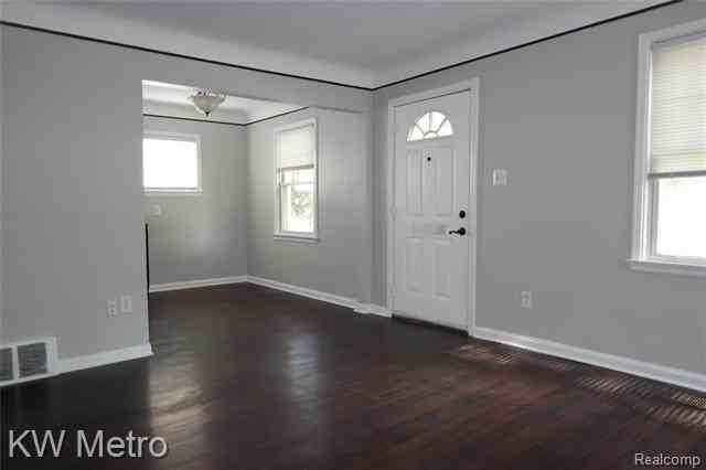 626 E 12 Mile Rd - Photo 3 of 31