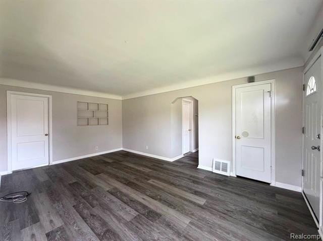 8601 Riverview St - Photo 5 of 35