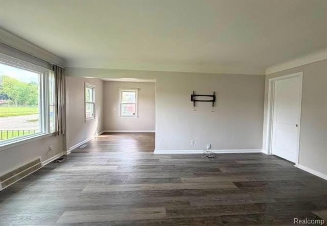 8601 Riverview St - Photo 7 of 35