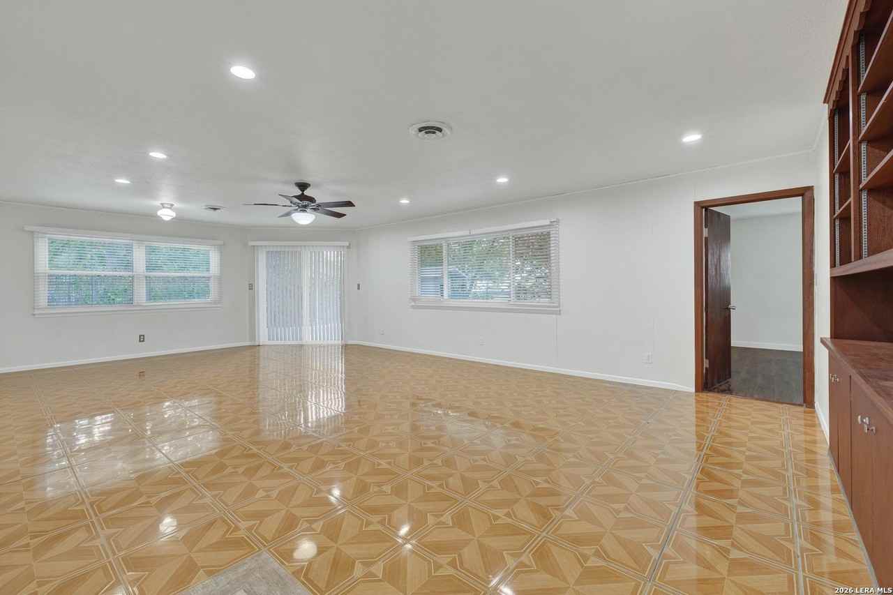 146 Cardinal Dr - Photo 6 of 26