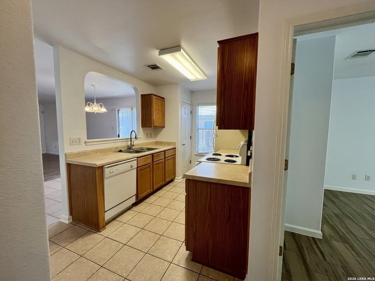 10810 Tiger Horse Dr - Photo 5 of 15