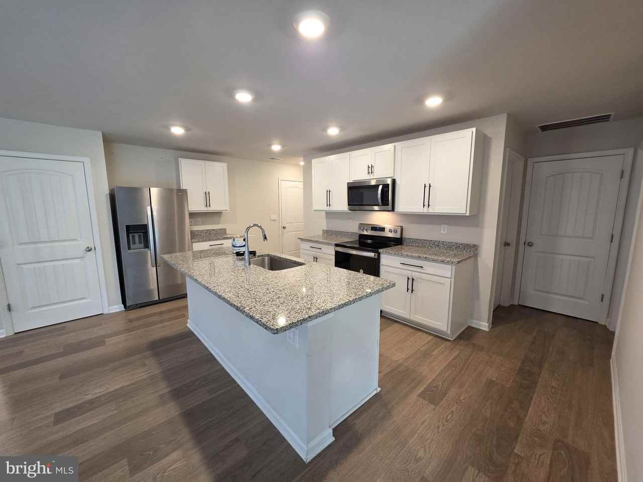 22433 Reeve Rd - Photo 2 of 29