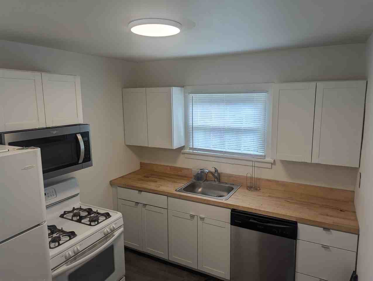 5163 N Park Ave - Photo 4 of 9