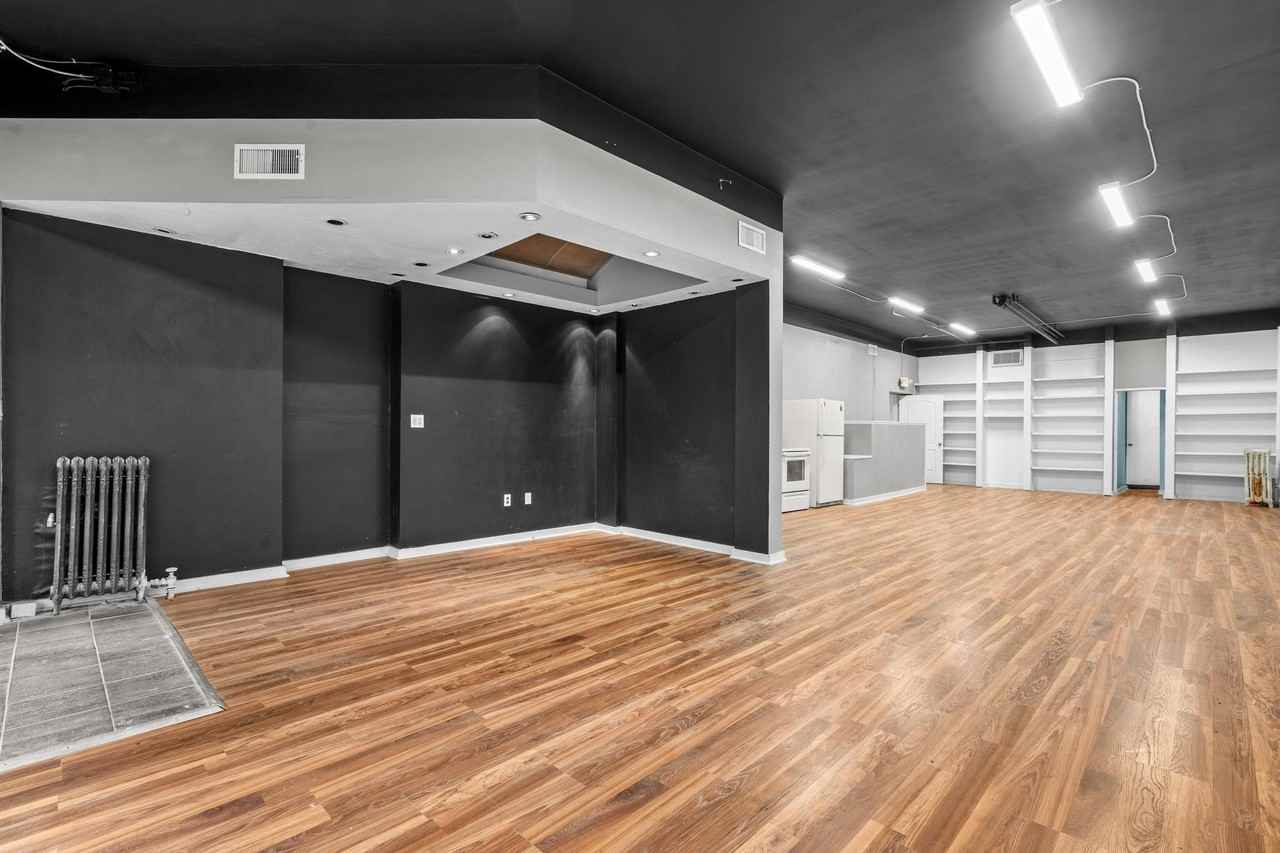 104 Brown St - Photo 7 of 20