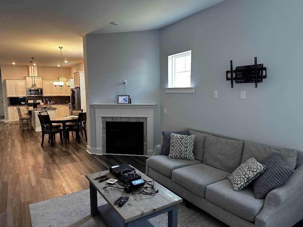 104 Carpenter St - Photo 4 of 23