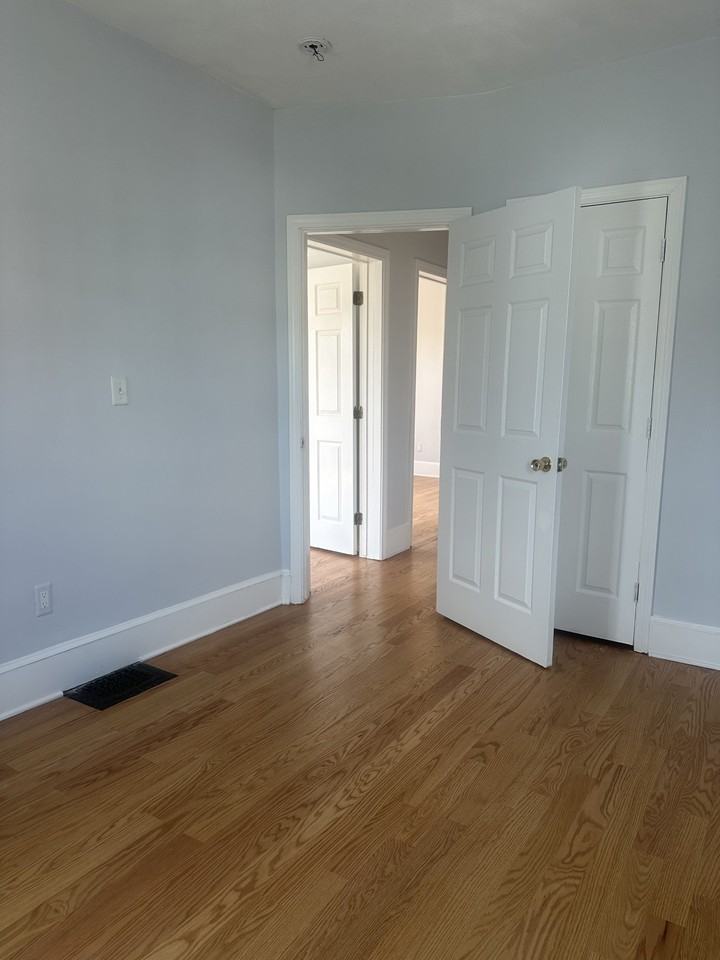 31 Topliff St #2 - Photo 4 of 14