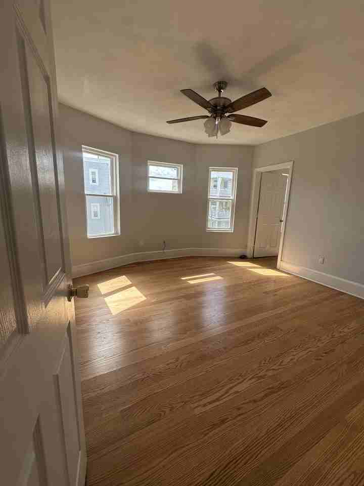 31 Topliff St #2 - Photo 6 of 14