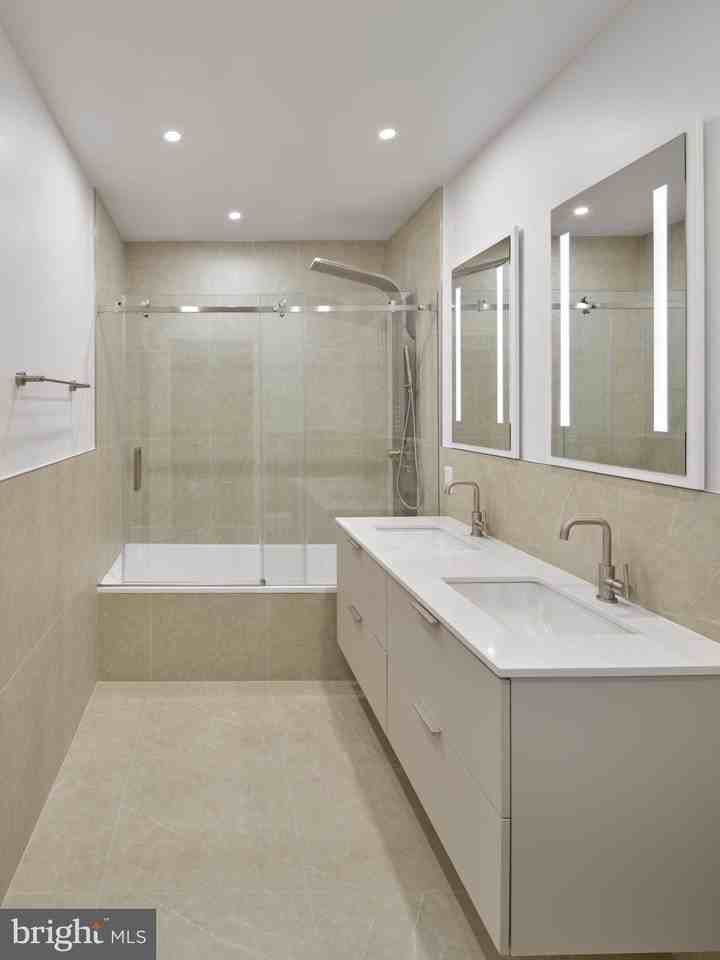 815 - 17-00 N POPLAR Street - Photo 3 of 8