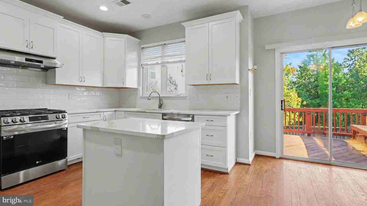 6239 Frosty Winter Ct - Photo 5 of 50