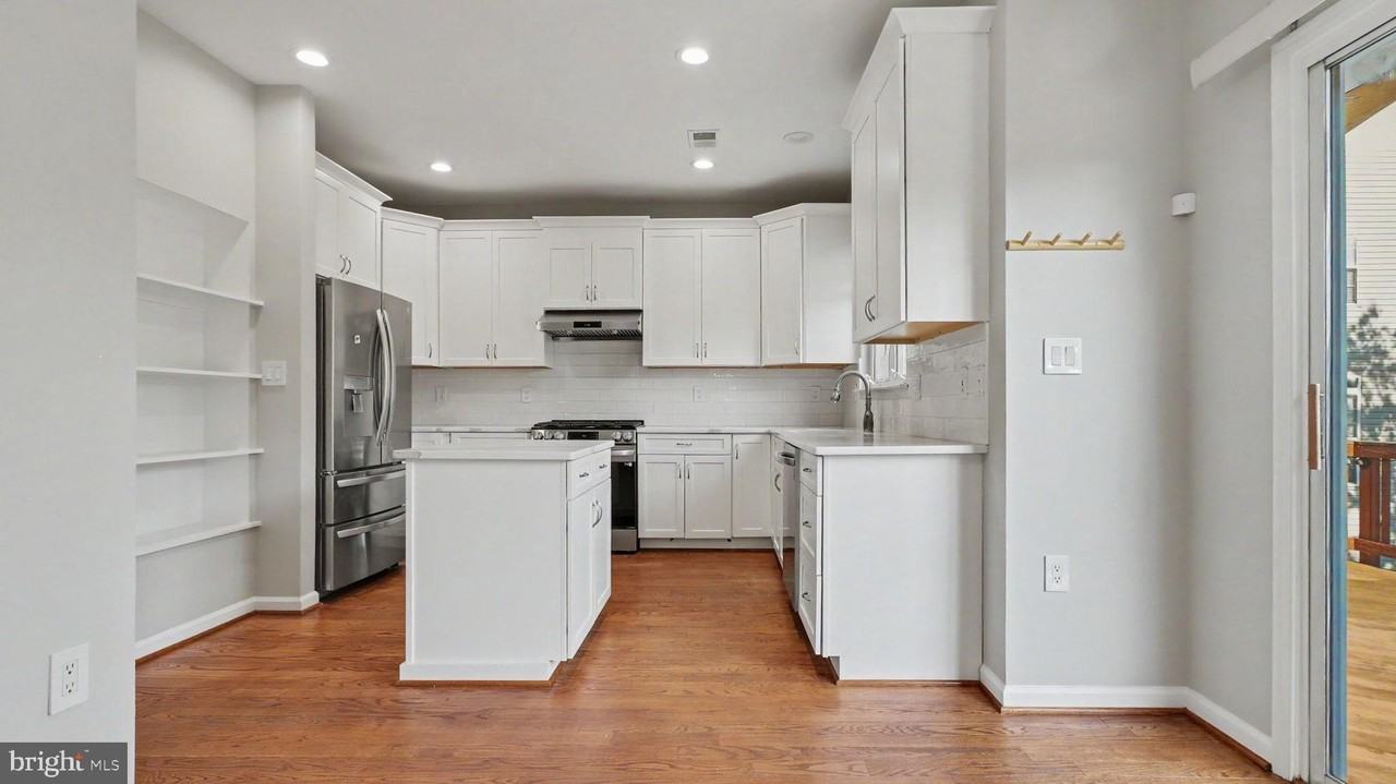 6239 Frosty Winter Ct - Photo 6 of 50