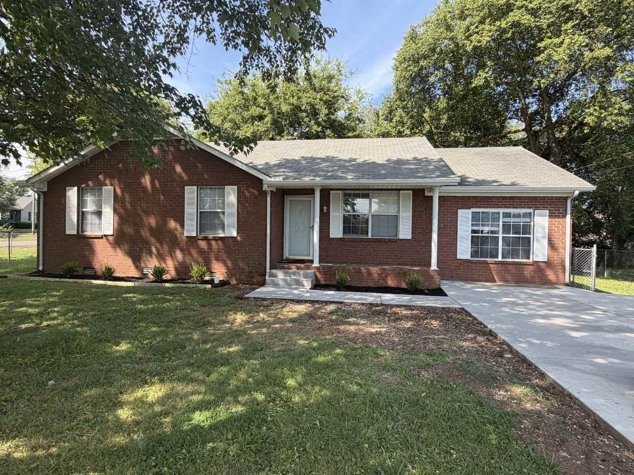 301 Summer Dr