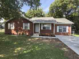301 Summer Dr - Photo 1 of 1