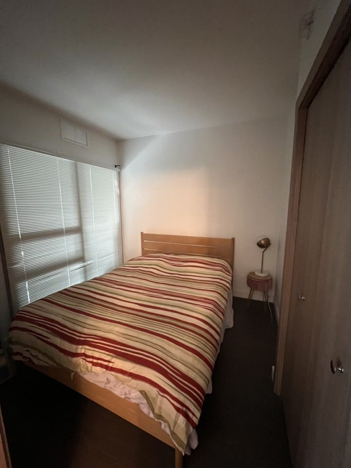 68 Smithe St - Photo 6 of 9