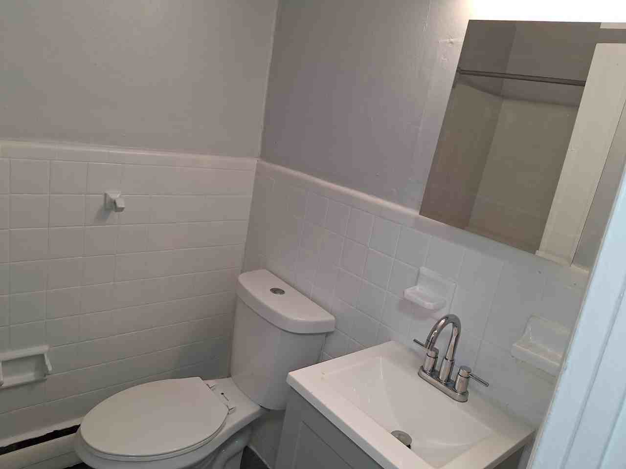 1310 E Johnson St - Photo 6 of 9