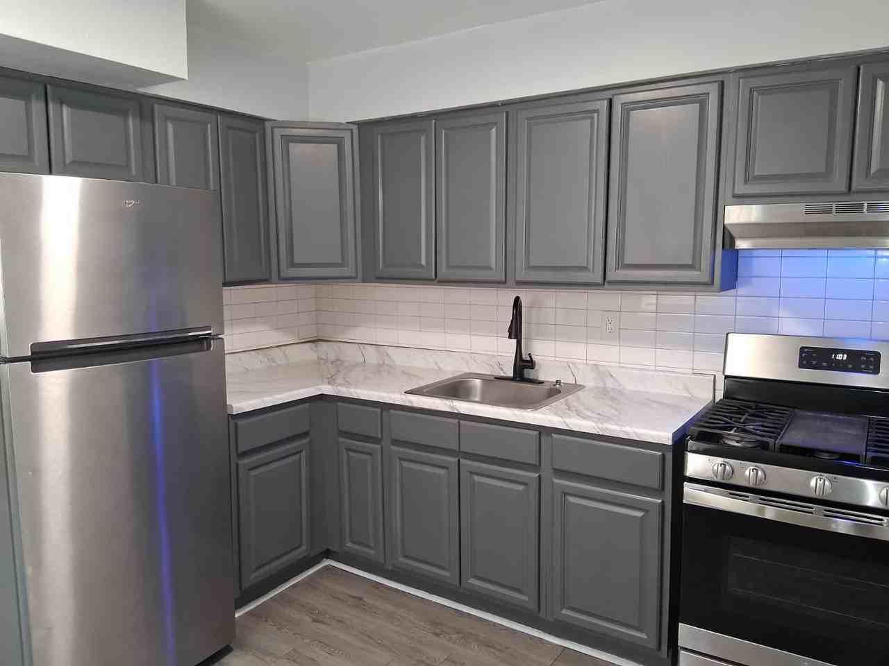 1310 E Johnson St - Photo 2 of 9