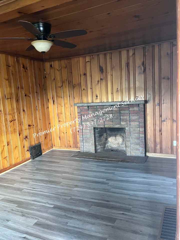 215 Ross Ave #1 - Photo 3 of 21