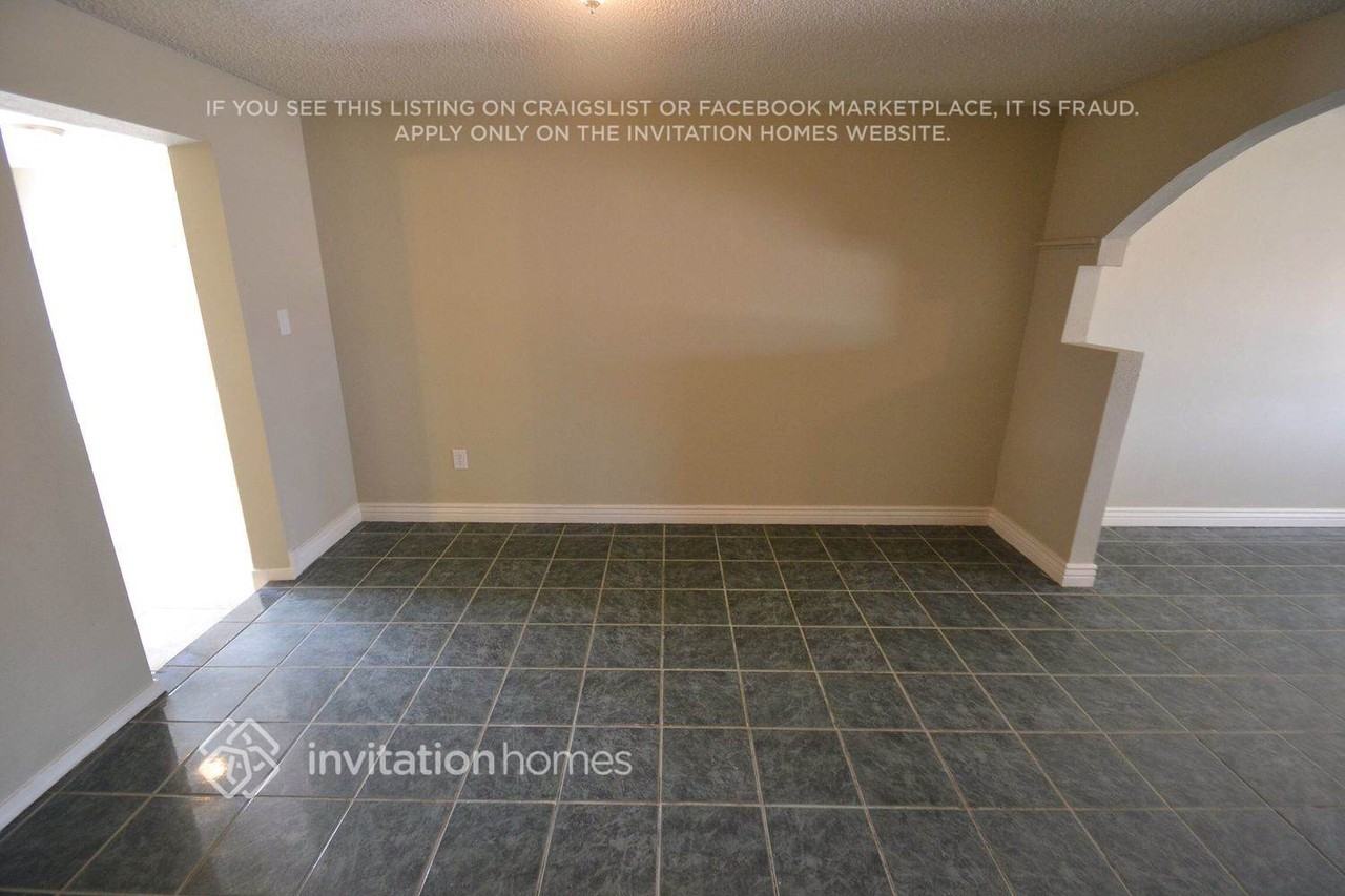 1643 N 56th Ln - Photo 3 of 14