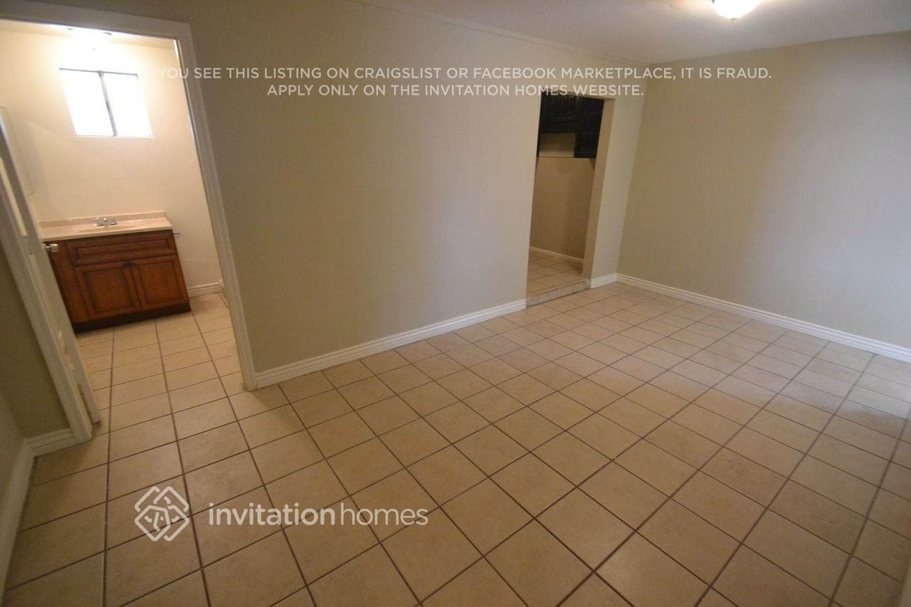 1643 N 56th Ln - Photo 6 of 14