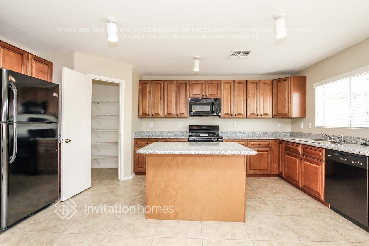 6206 W Wood St - Photo 6 of 19