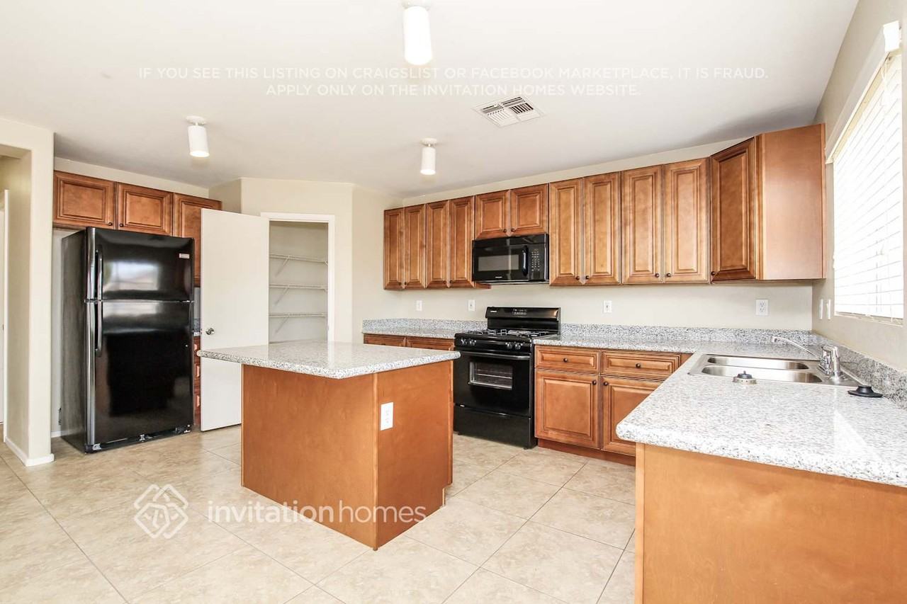 6206 W Wood St - Photo 7 of 19