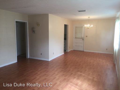 3105 Honeywood Dr - Photo 3 of 8