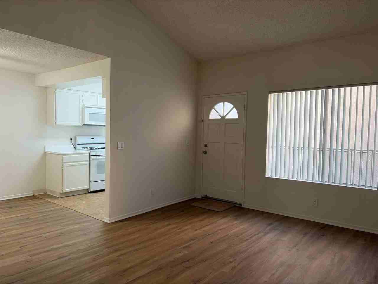 Farmdale Court Apartments - Photo 2 of 31